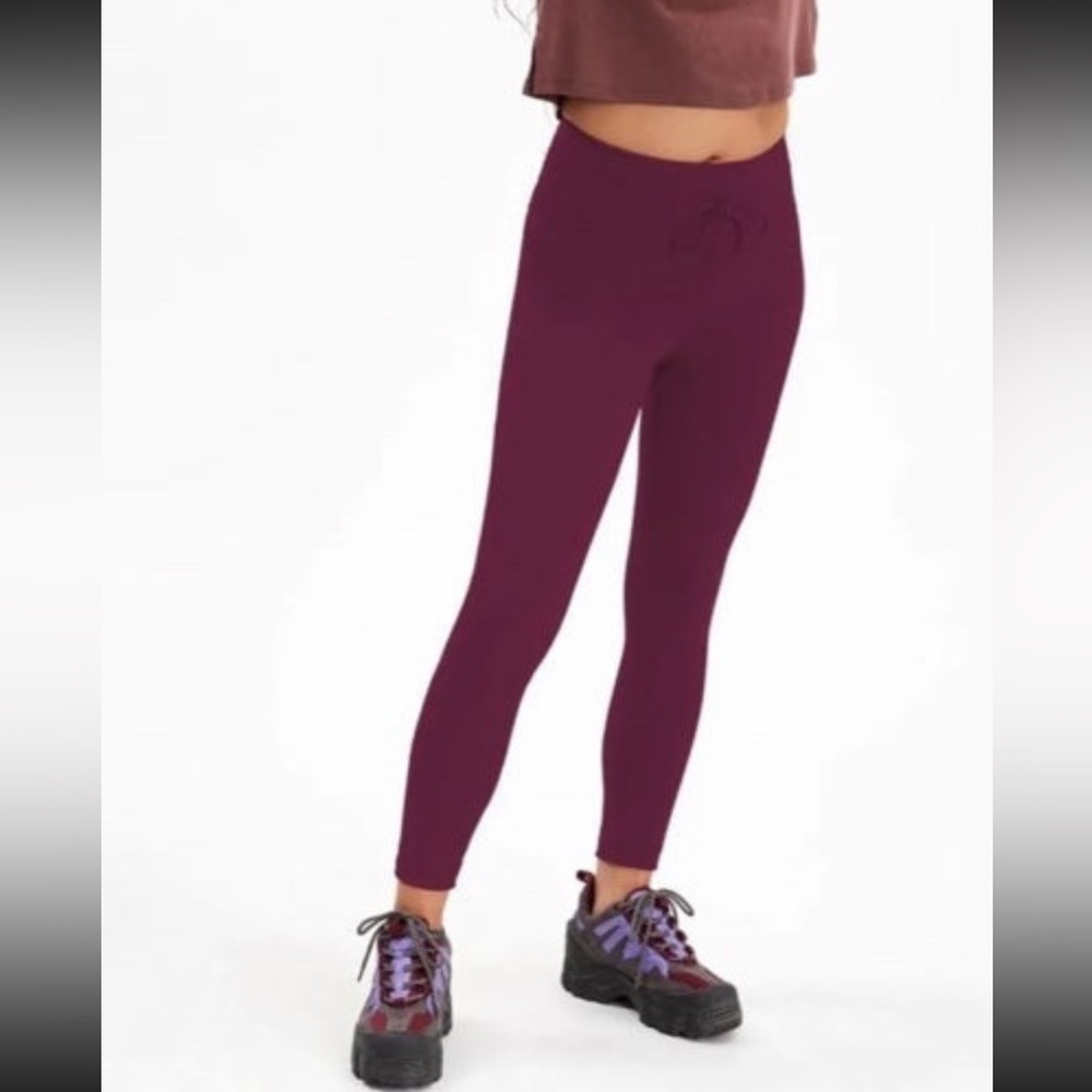 PLUM Compressive Drawstring Legging (28.5") - Picture 2 of 4